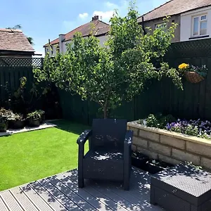 Private In Wrose, Shipley, Bradford Shipley (West Yorkshire)